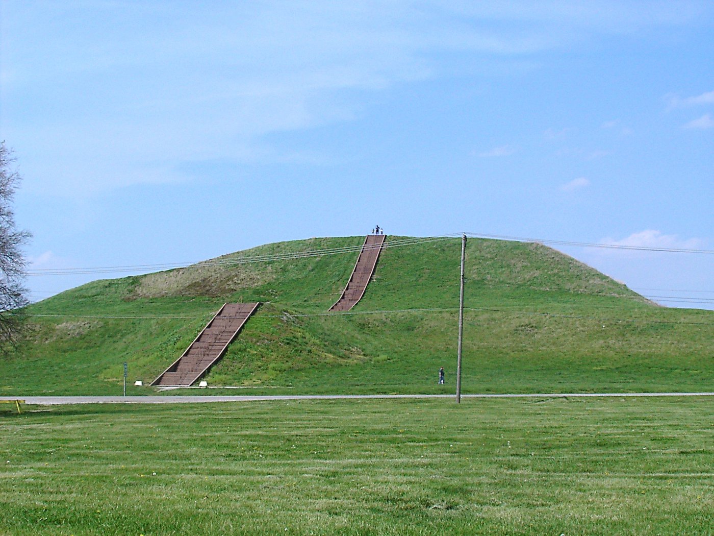 Cahokia: The Mound City That Emptied Itself