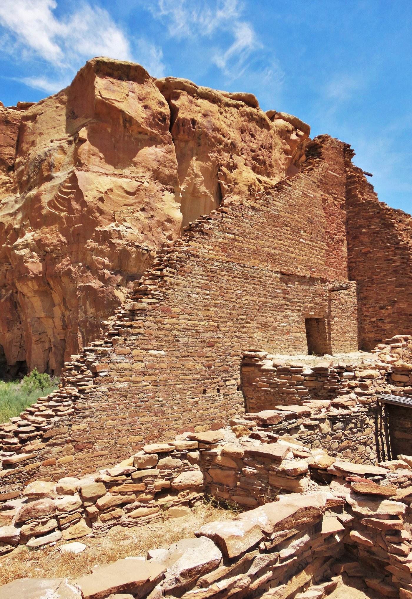 Chaco Canyon: The Desert City Built From 240,000 Trees Carried on Foot