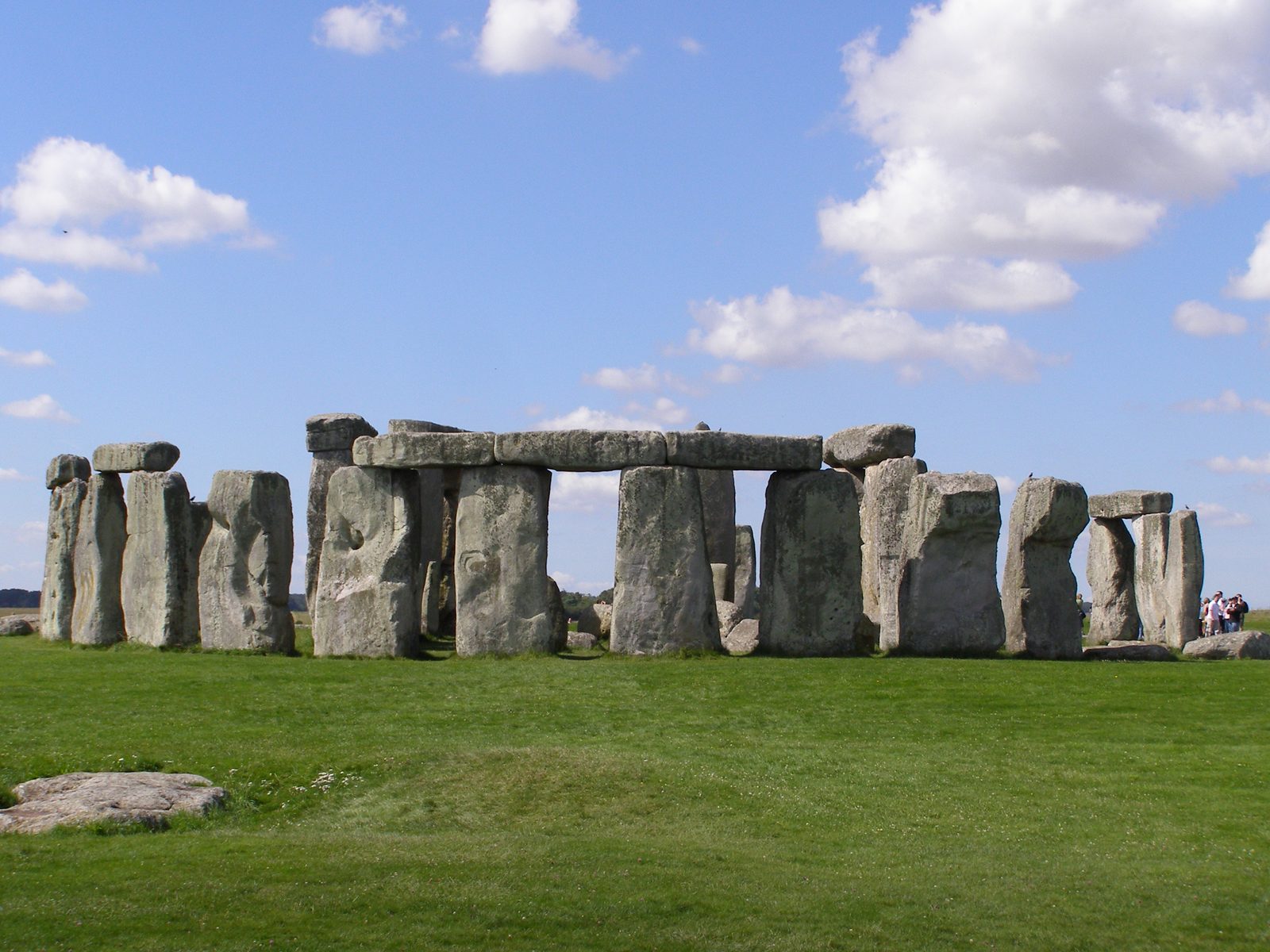 Stonehenge: Decoding the Mystery of the Standing Stones