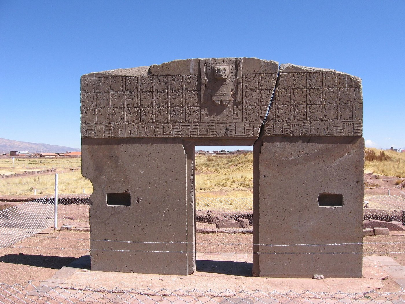 Tiwanaku: The Andean Temple a Satellite Found Under a Farmer's Field