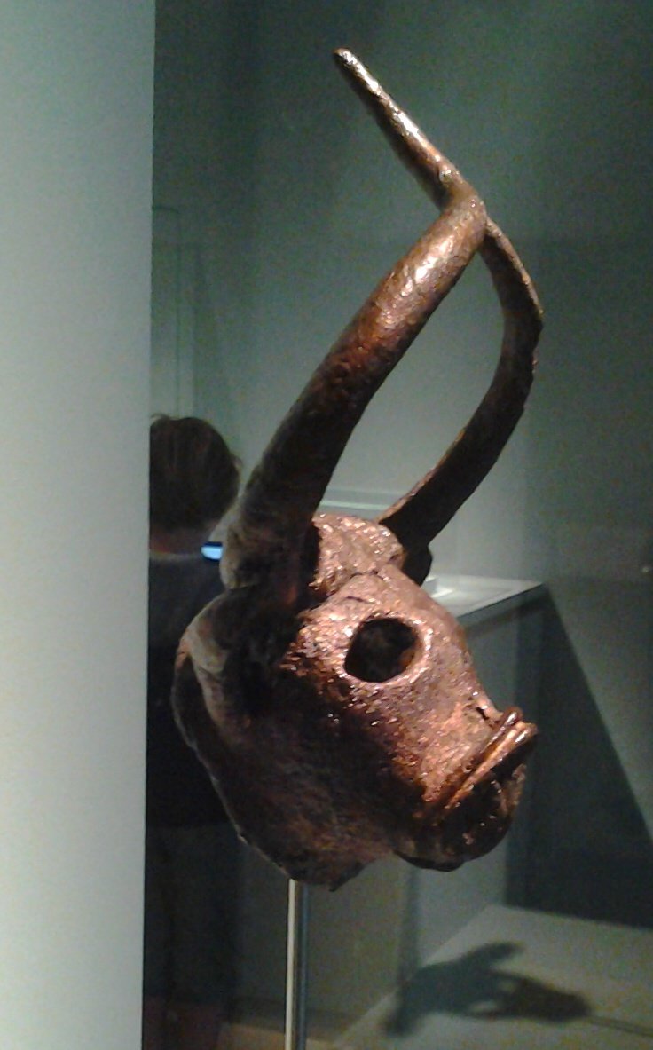 A small copper head of a bull with curved horns, a Dilmun-era find from the Barbar Temple