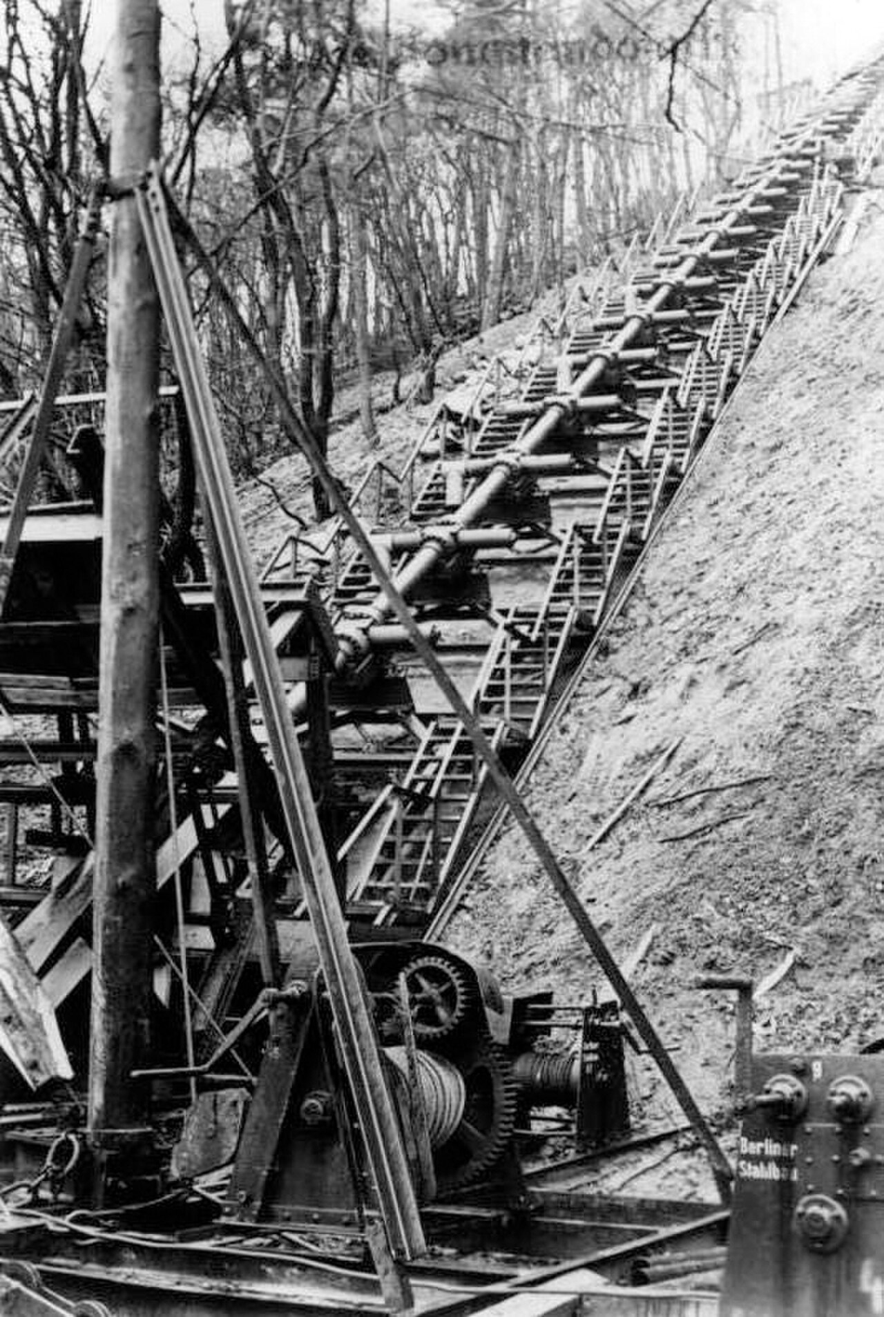 The V-3 high-pressure pump supergun