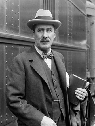 Archaeologist Howard Carter at Tutankhamun's tomb